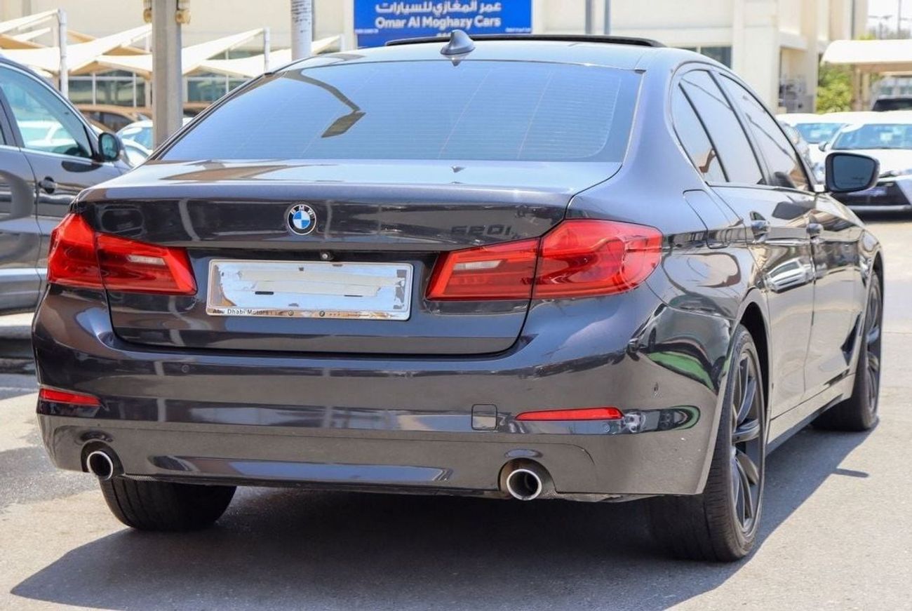بي أم دبليو 520i Std 2.0L BMW 520i Black Edition/ GCC / 2020 / First Owner original Paint