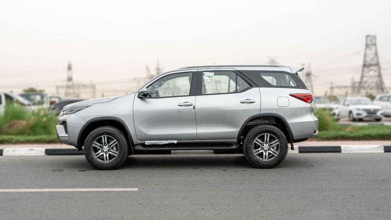 تويوتا فورتونر 2026 Toyota Fortuner VX 4.0L AT petrol (Silver-Tan)