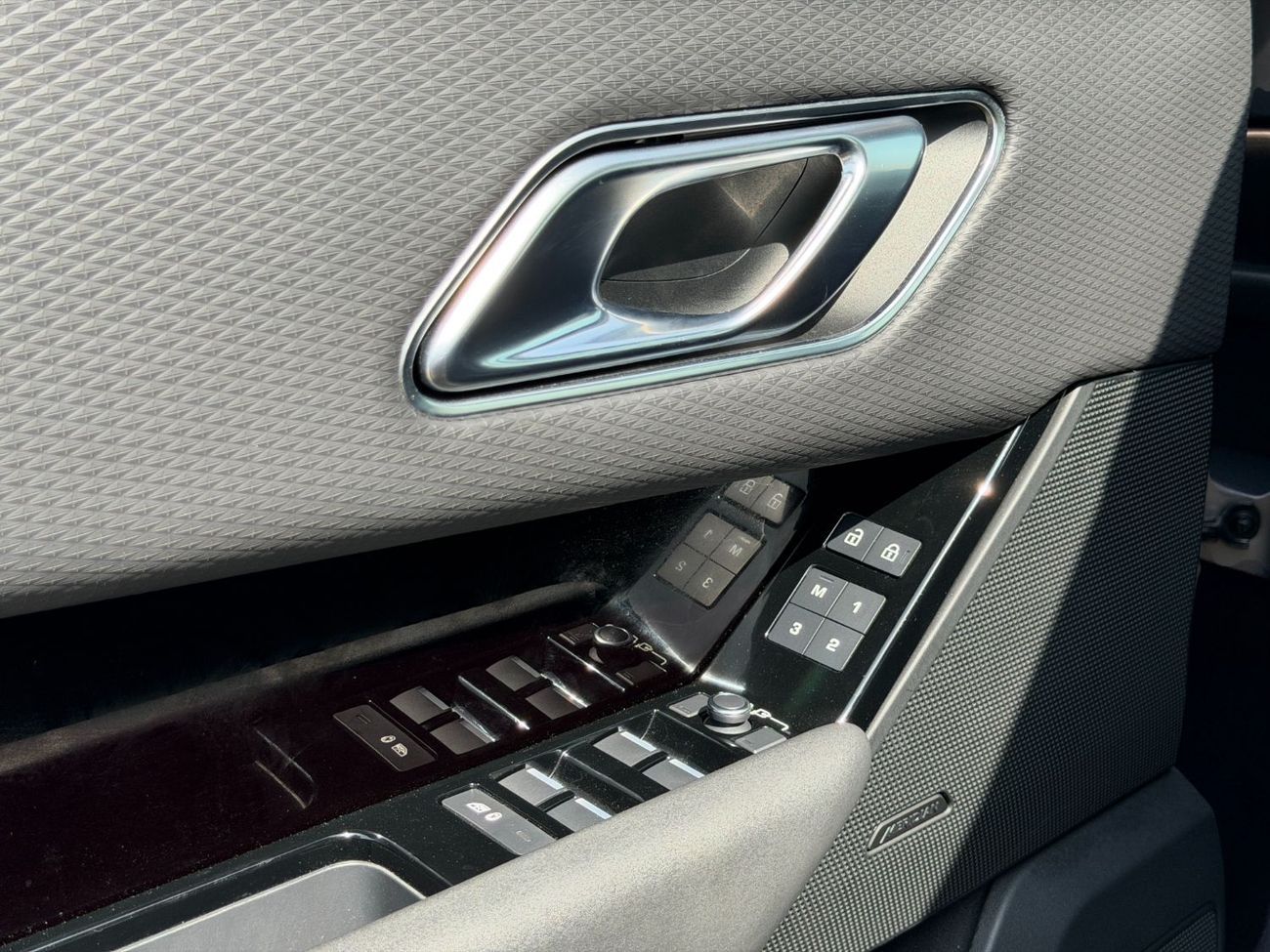 لاند روفر رينج روفر فيلار P250 S 2.0L Petrol