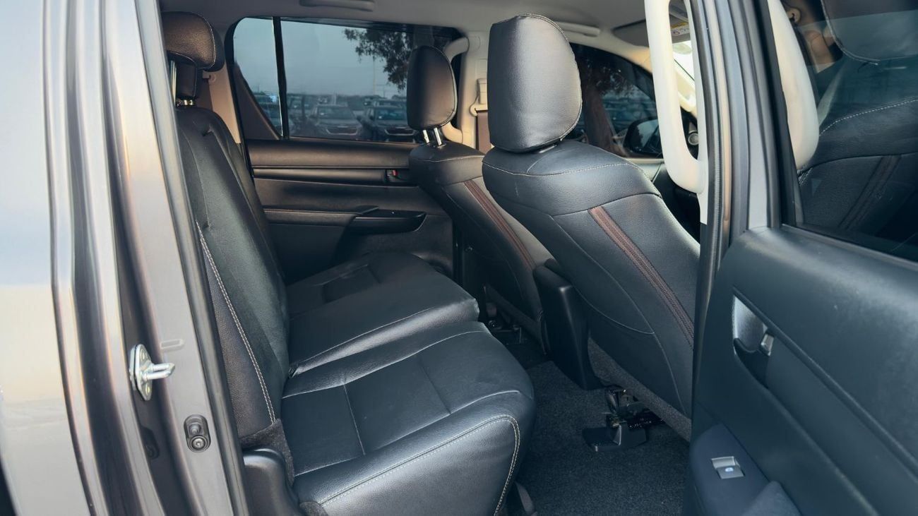 تويوتا هيلوكس HYBRID SPORTS | LOW MILEAGE | RHD