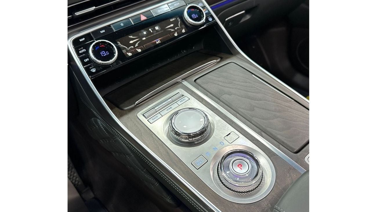 Genesis GV80 2023 Genesis GV80 Royal Edition, Feb 2028 Genesis Warranty + Service Pack, Full Options, Low Kms,GCC