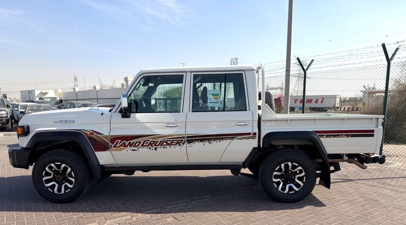 تويوتا لاند كروزر بيك آب Toyota Land Cruiser LC79 DC Full option Oman spec 2026