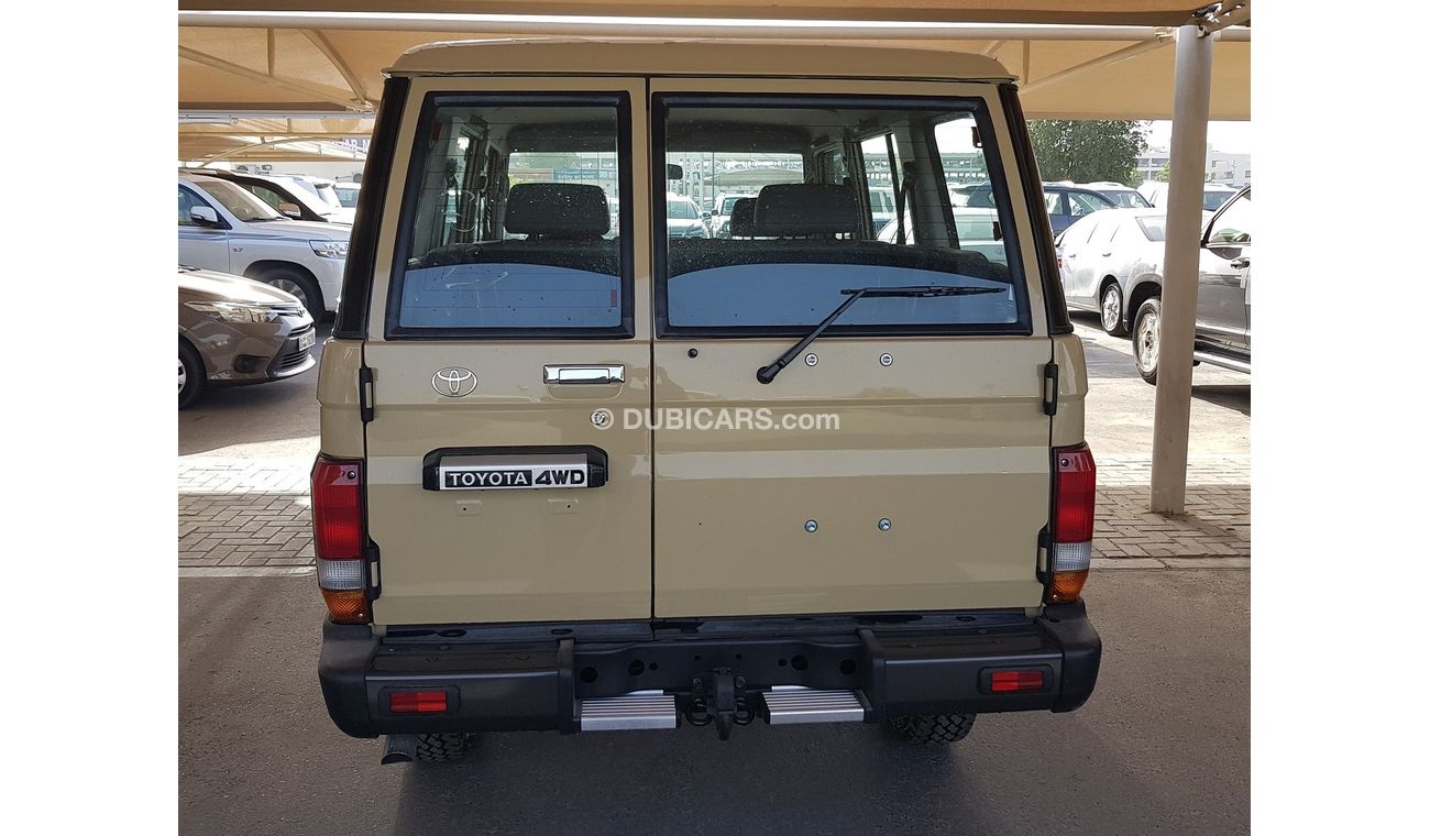 Toyota Land Cruiser 4.2 L Hardtop 9 seater -  2018