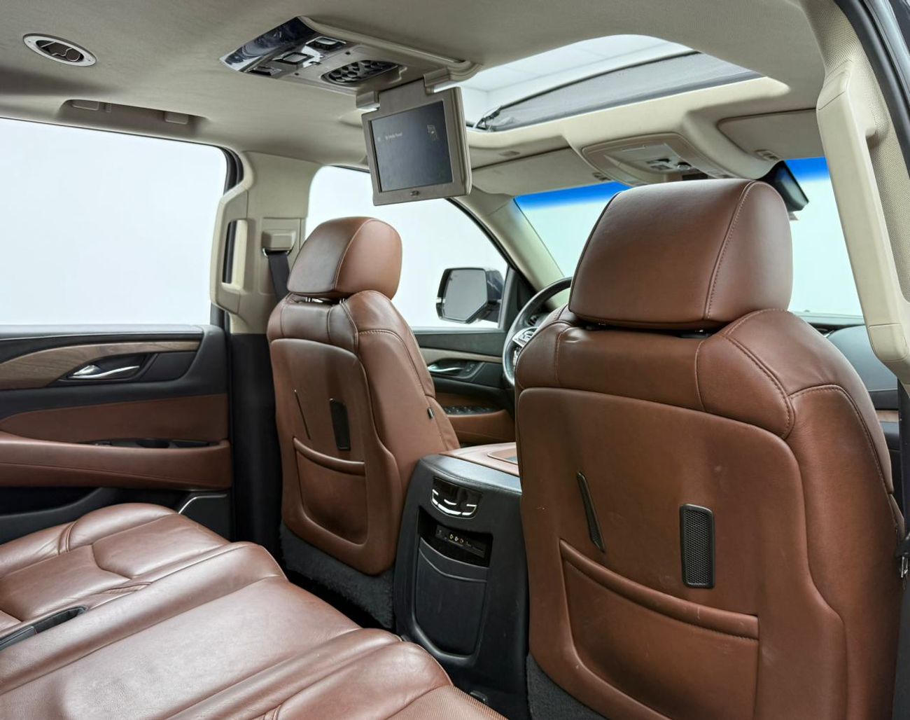 Cadillac Escalade 2016 Cadillac Escalade Premium Luxury, Full Service History, 8 Seater, Excellent Condition, GCC