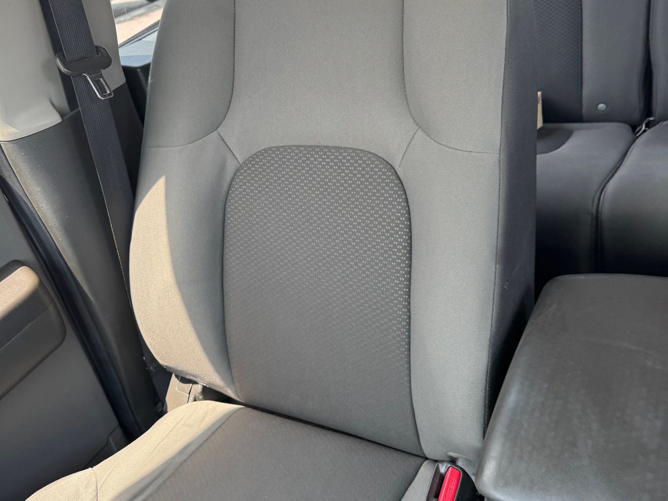 نيسان إكستيرا 2.5L SE (4WD)