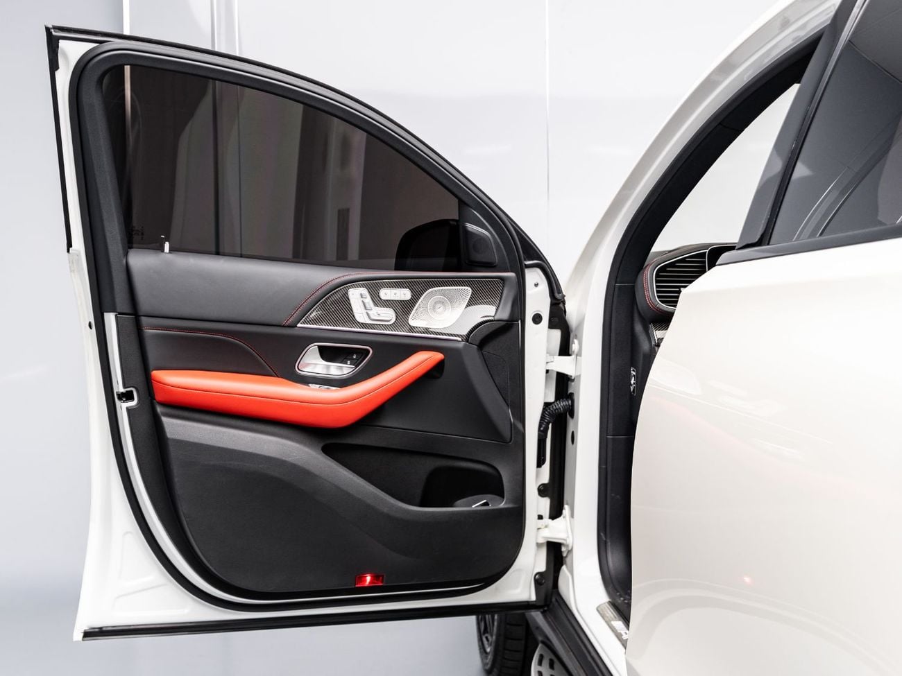 مرسيدس بنز GLE 63 S AMG كوبيه 2023 Mercedes GLE 63 S AMG Coupe, 4.0 TC V8, AWD, 603bhp, 9 Speed Automatic