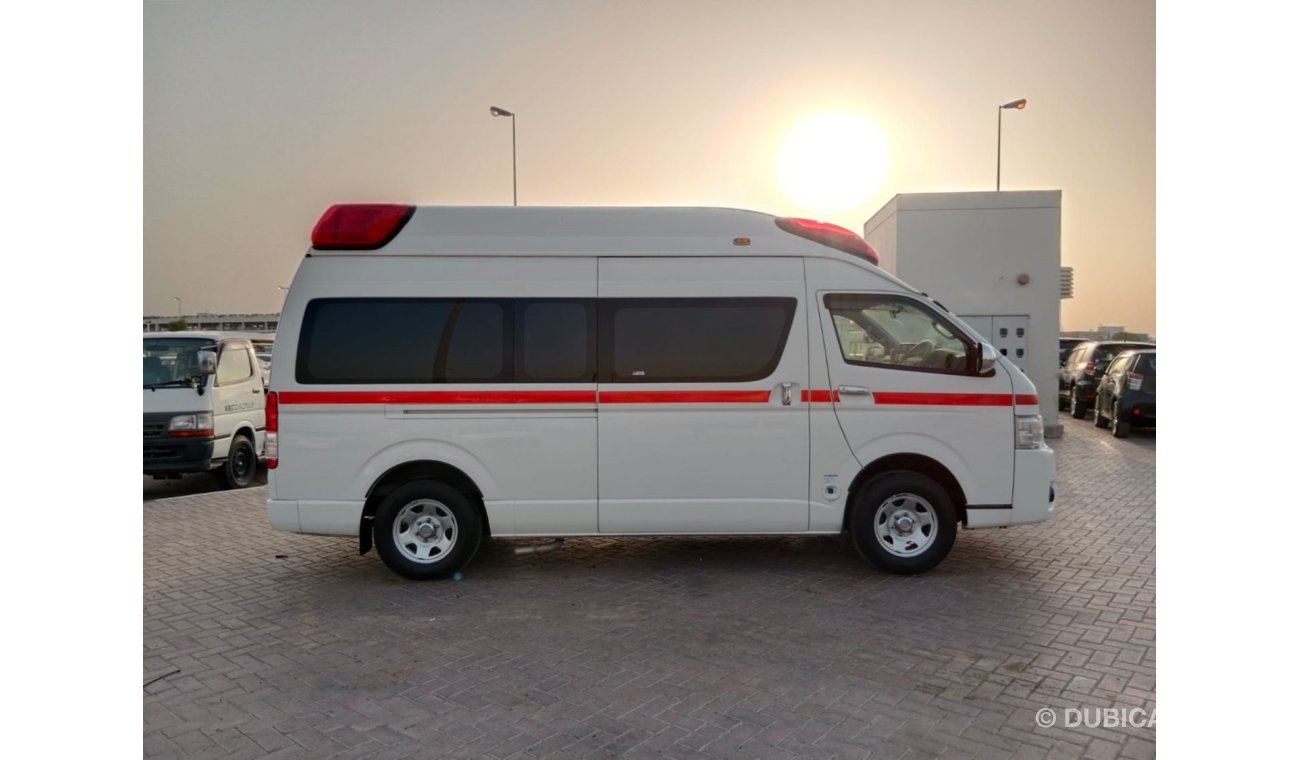 تويوتا هاياس TOYOTA HIACE AMBULANCE RIGHT HAND DRIVE (PM1566)