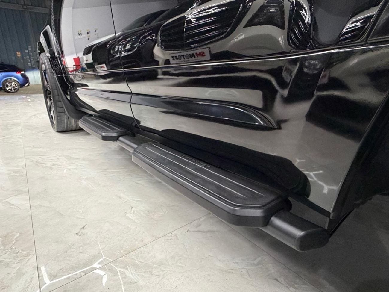 Land Rover Defender P400 110 HSE 3.0L (5 Seater)