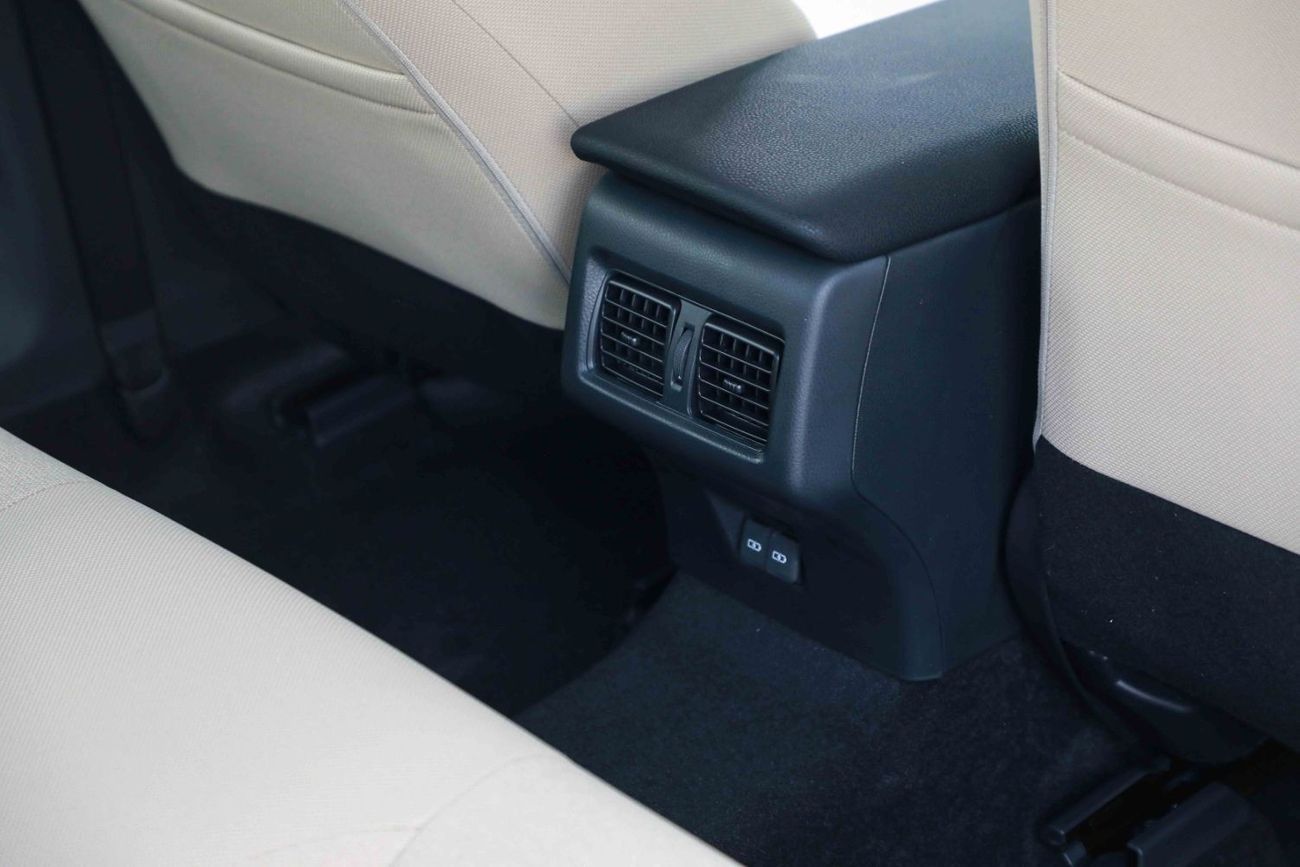 Toyota Camry 2025 TOYOTA CAMRY LE 2.5 Hybrid - PRECIOUS METAL inside BEIGE | Export Only