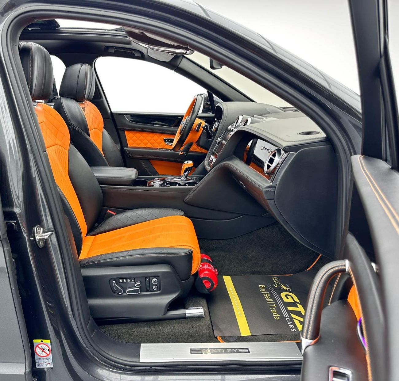 بنتلي بينتايجا 2018 Bentley Bentayga W12, 1 Year Unlimited KM Warranty, Excellent Condition, GCC