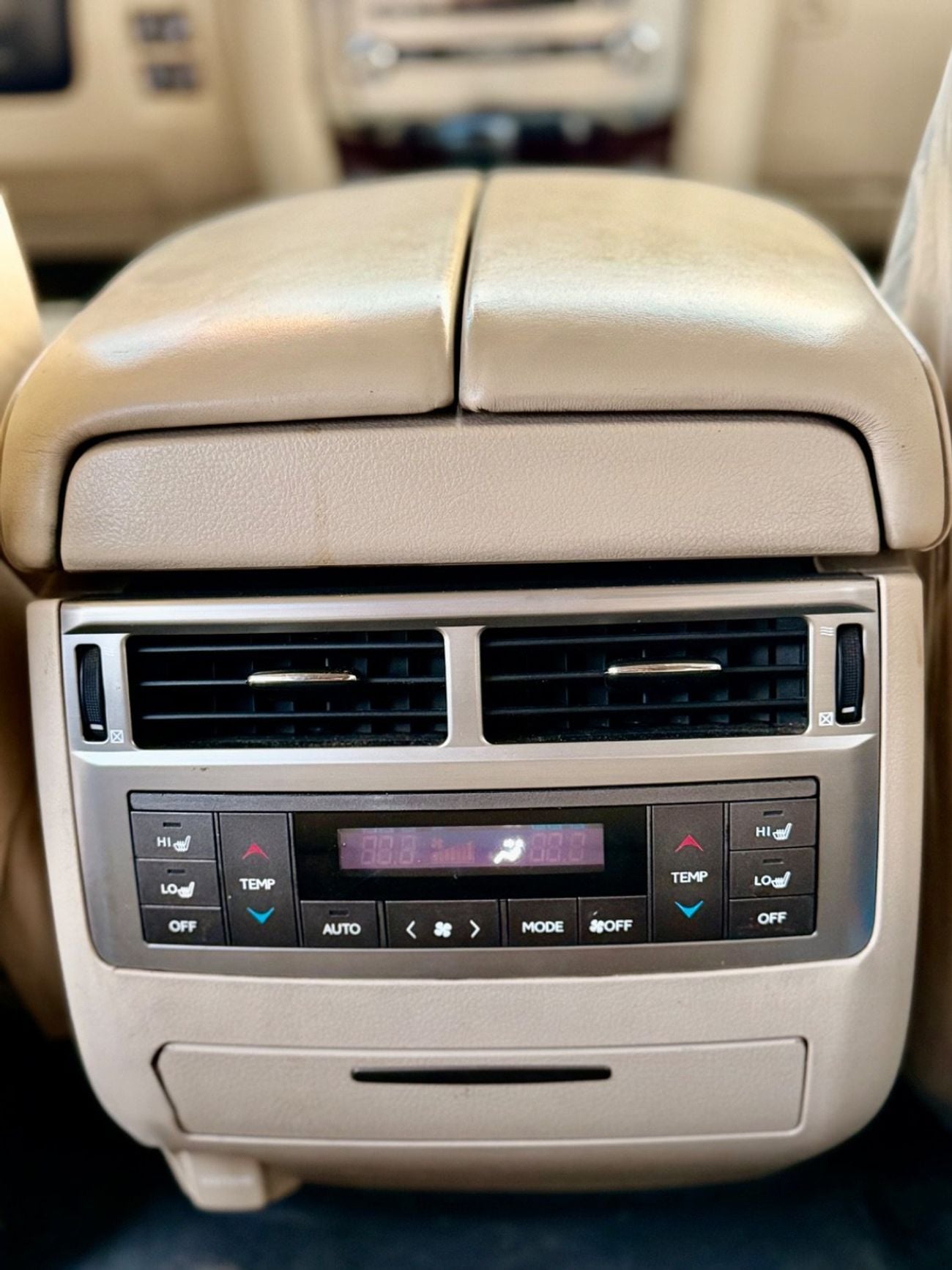 لكزس LX 570 PLATINUM