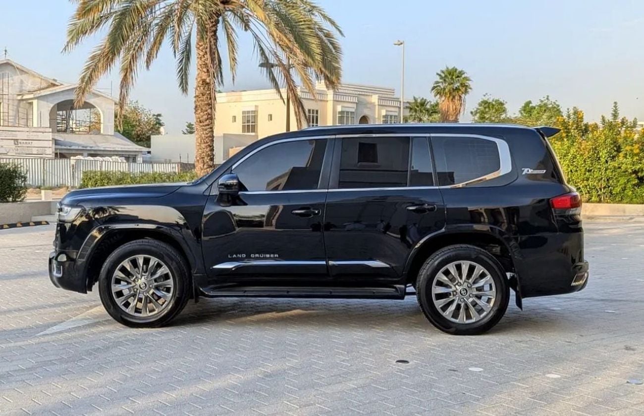 تويوتا لاند كروزر Toyota landcruise 2020Model Facelifted 2025 GXR 4.0L V6 petrol Engine Colour Black push start Transm