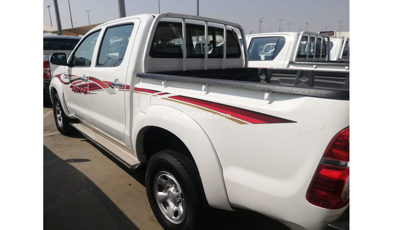 Toyota Hilux PETROL 2.7 AUTOMATIC GEAR LAFT HAND DRIVE