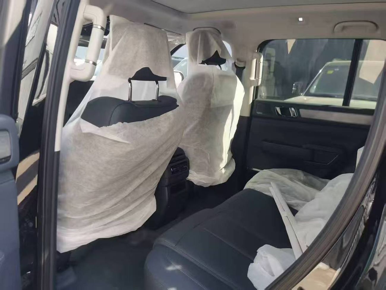 BYD Leopard 5 BYD Leopard 5 Ultra Long Range - 2025 (Brand New) **EVS WARRANTY**