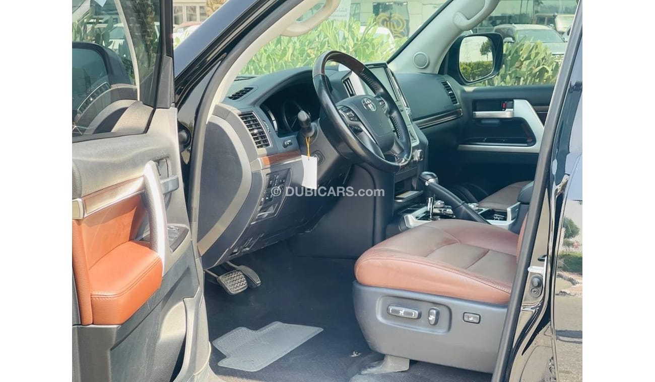 Used TRIM (Arabic) VXR 2021 Toyota Land Cruiser VXR (J70), 5dr SUV, 5.7L 8cyl Petrol, Automatic