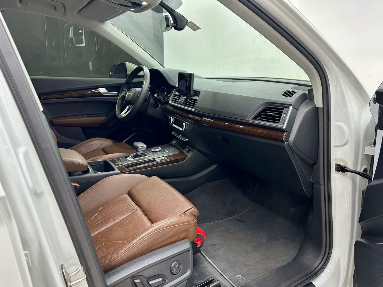 Audi Q5 45 TFSI Quattro 2.0L AED 1,762/ Monthly l 0% Down Payment l Quattro l 1 Year Warranty