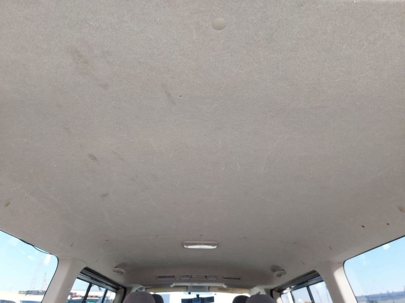 Toyota Hiace TOYOTA HIACE VAN RHD 2007 MODEL 2.0 L PETROL AUTOMATIC(PM69704)