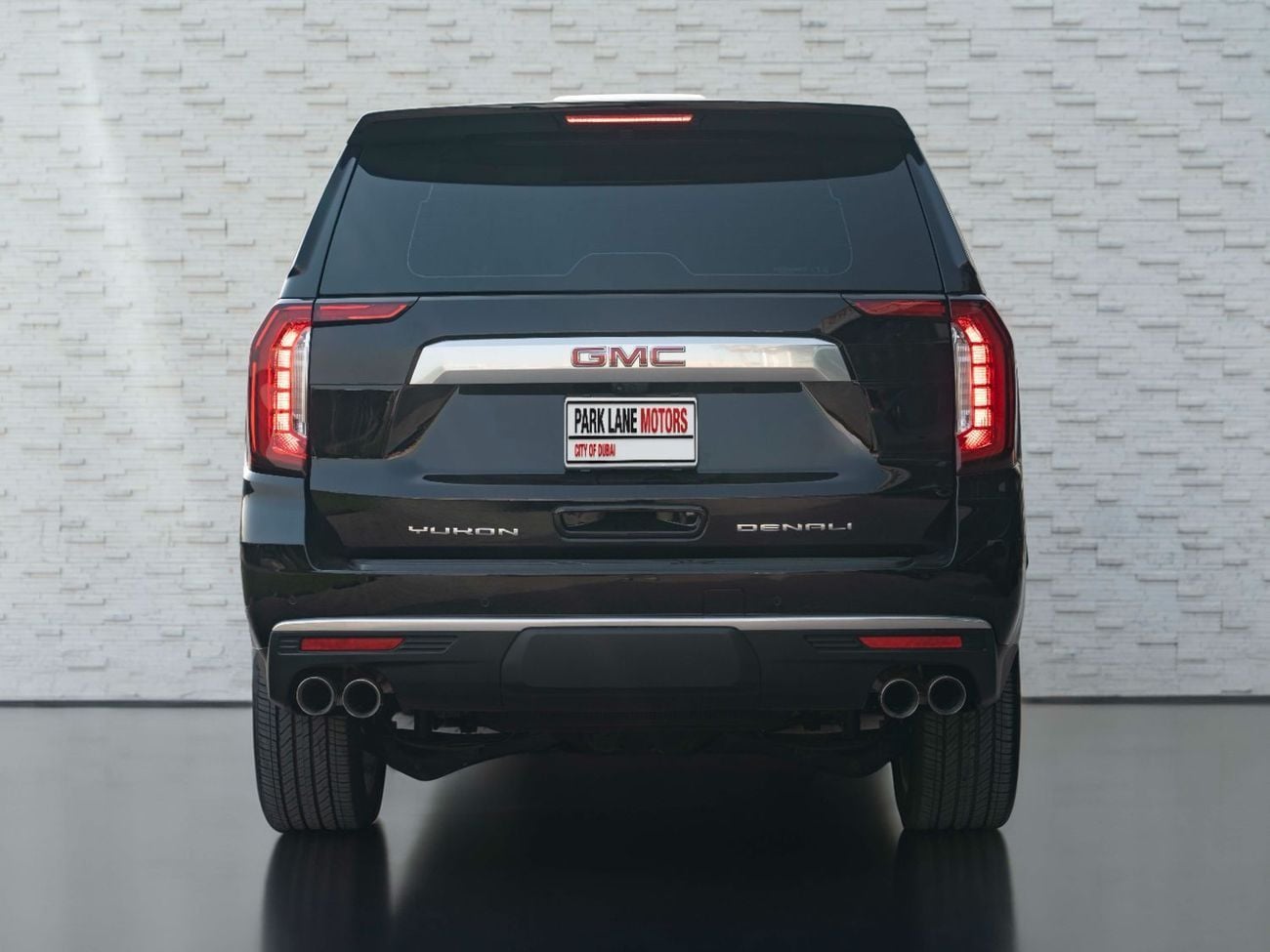 GMC Yukon Denali 6.2L (8 Seater)