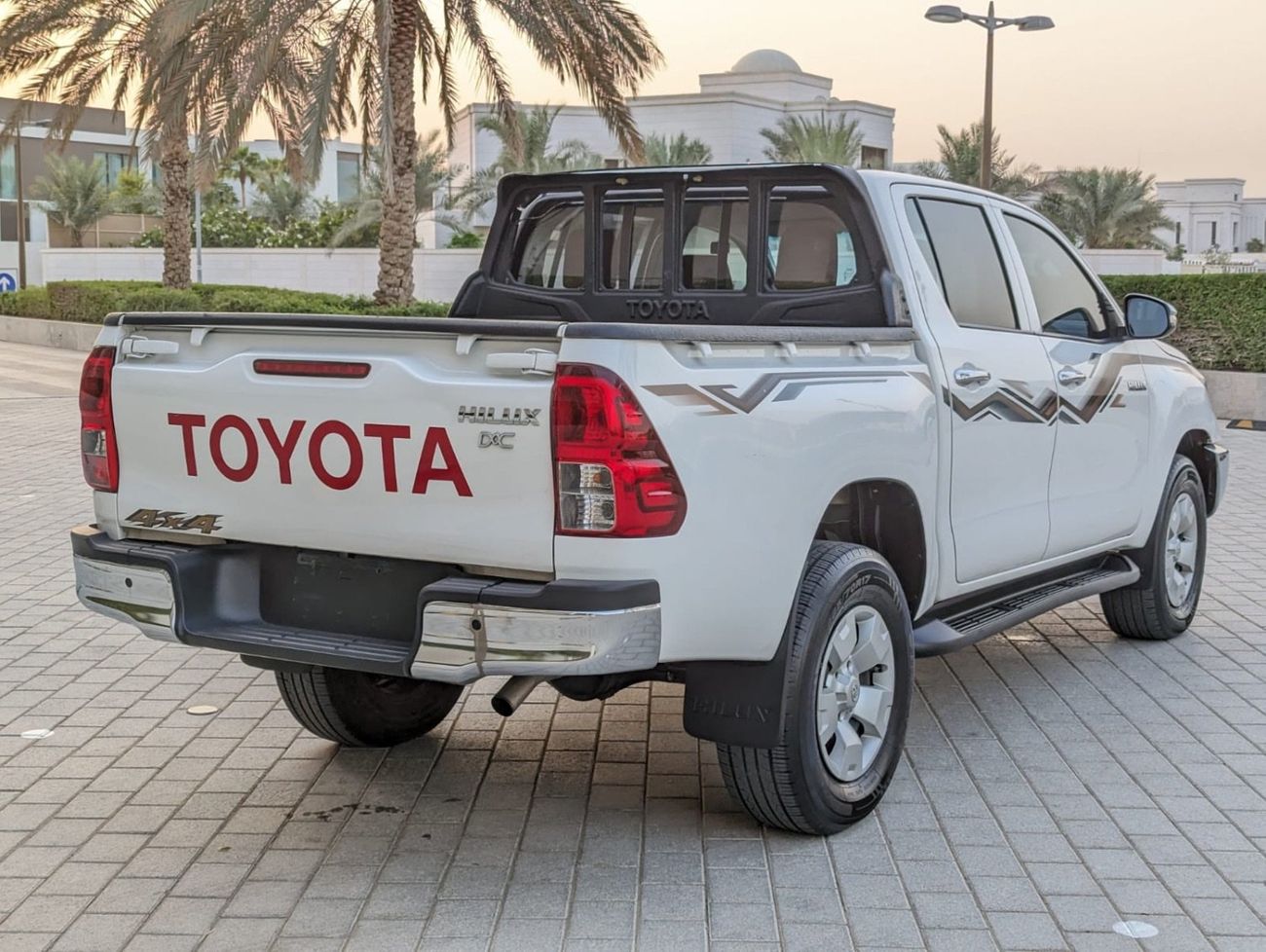 تويوتا هيلوكس S GLX 2.4L AWD A/T