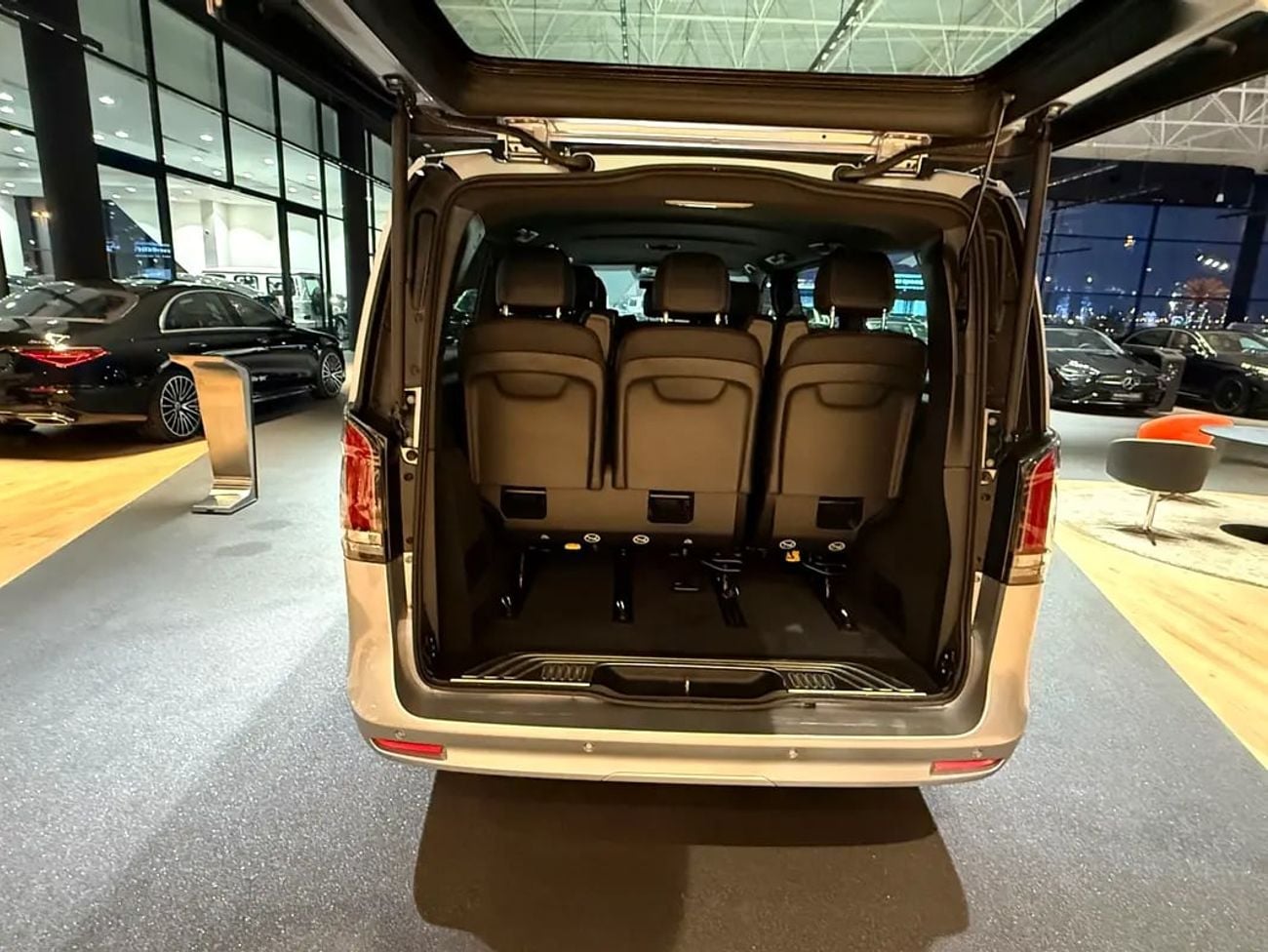 مرسيدس بنز V 300 V300 | GCC