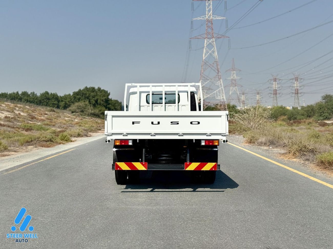 ميتسوبيشي فوسو كانتير Truck | 3.0L Diesel | Euro 5 | Short Chassis | RWD | White | GCC Specs