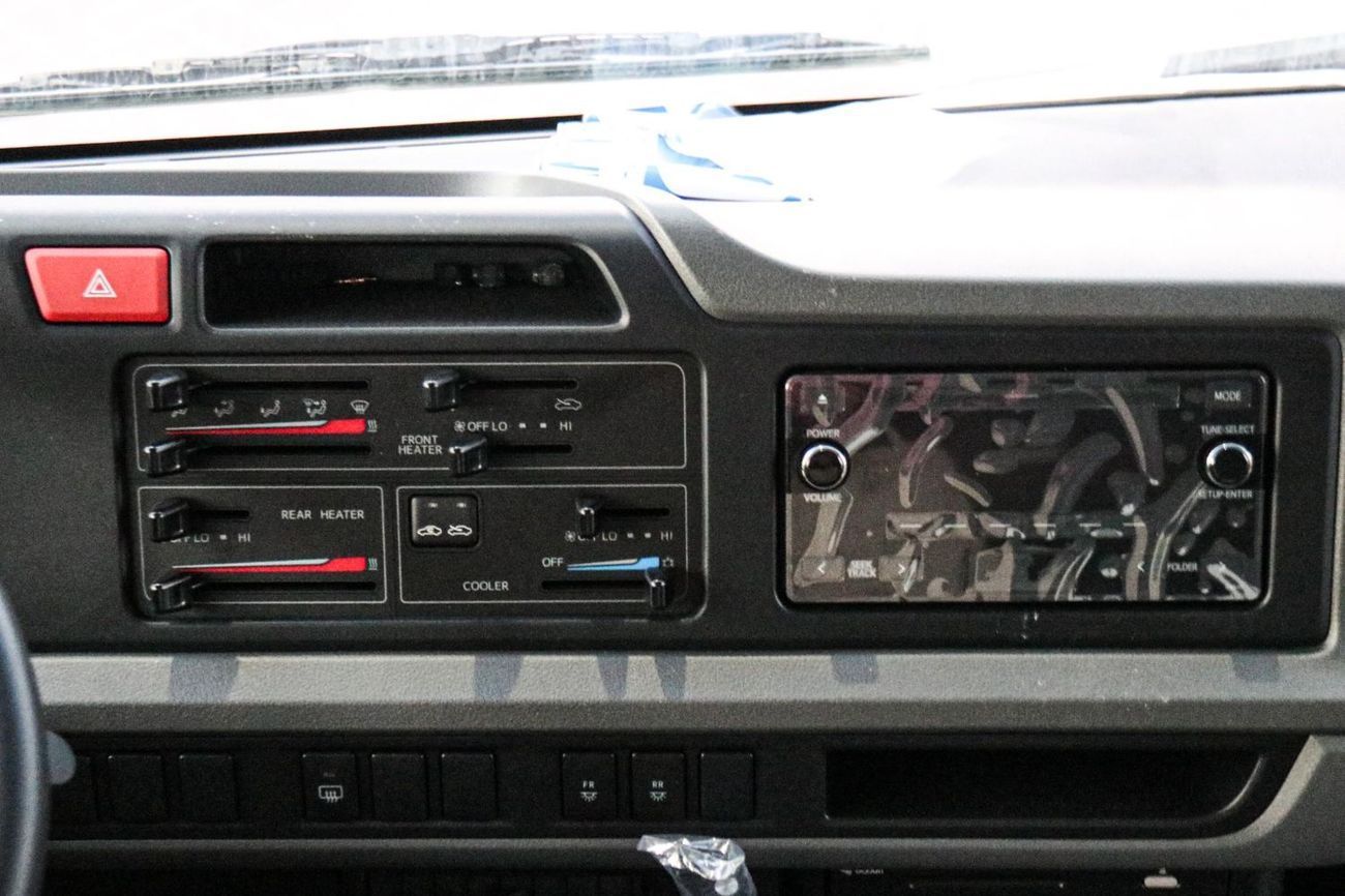 تويوتا كوستر 2024 Toyota Coaster 4.2L MT Diesel 30 Seats