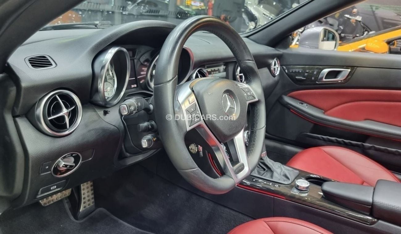 Mercedes-Benz SLK 350 Sport MERCEDES SLK 350 GCC IN BEAUTIFUL CONDITION FOR 45K AED
