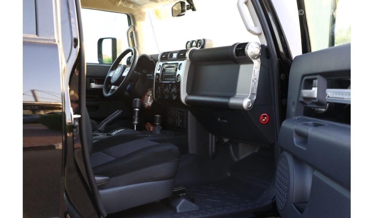 تويوتا إف جي كروزر تويوتا إف جي كروزر 2023 4.0 فل أوبشن - أسود من الداخل رمادي | تصدير فقط