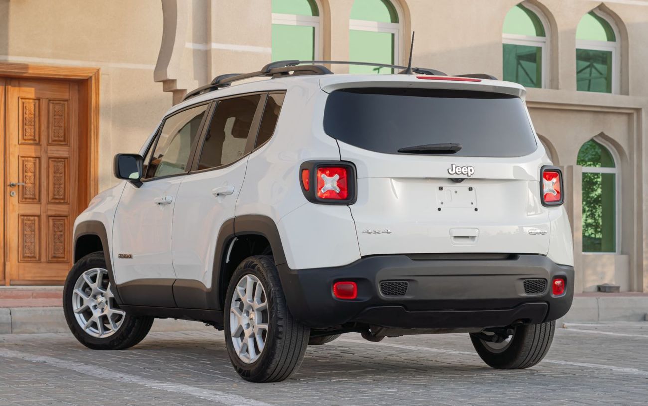 جيب رينيجيد LATITUDE 4X4 2022 LOW MIL