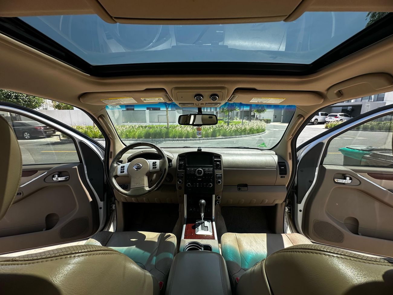 Nissan Pathfinder LE Full Option