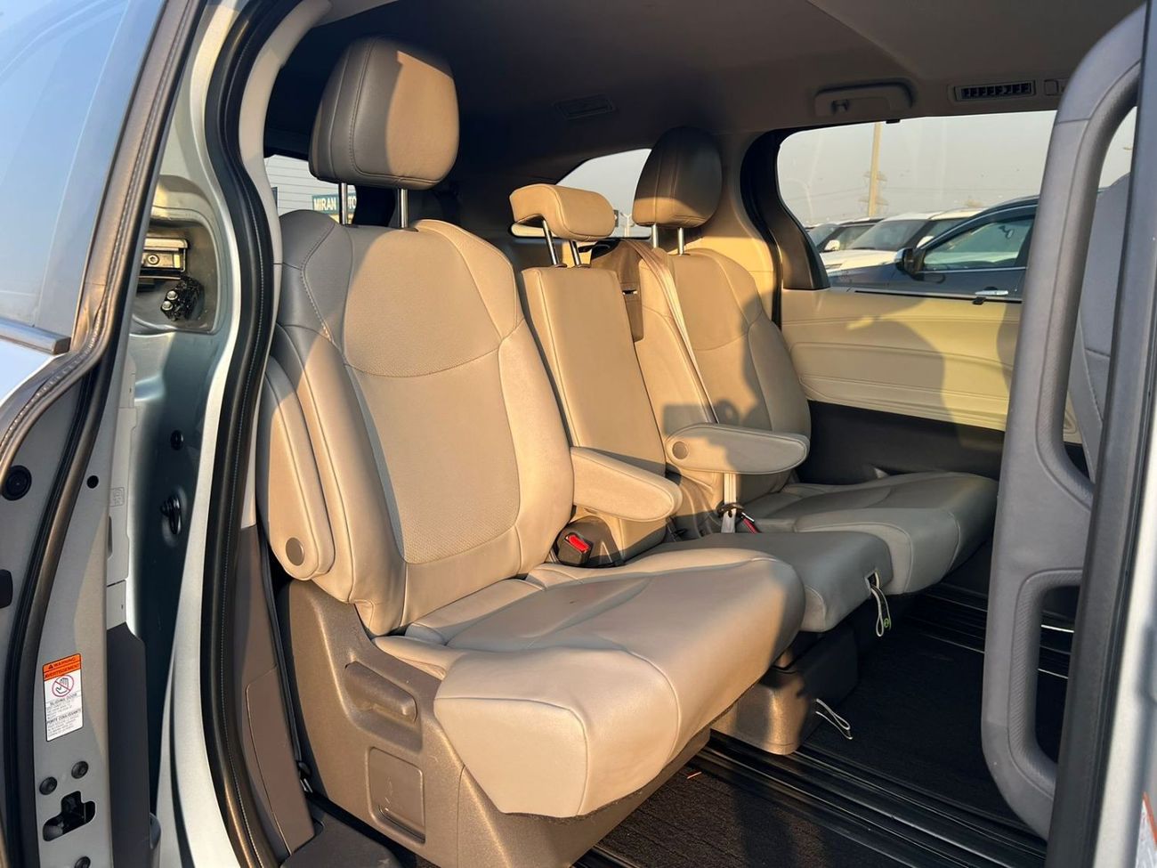 Toyota Sienna 2021 Toyota Sienna, Xle Hybrid + Sunroof + Leather & Electric Seats + Push Start + Doors Open Close 