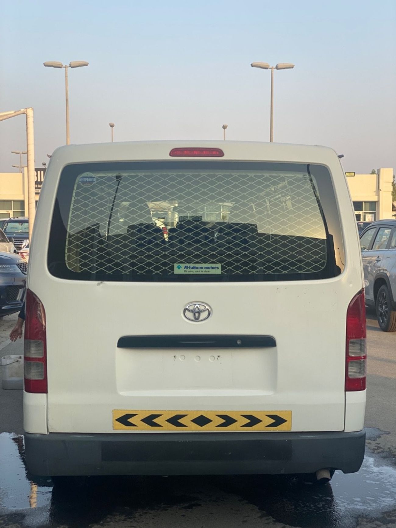 Toyota Hiace GL - Standard Roof