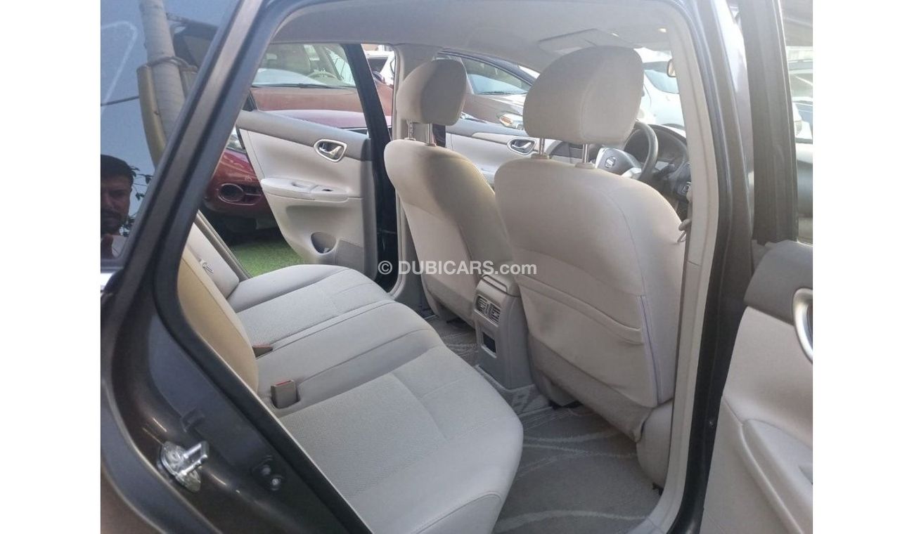 نيسان سنترا 1600 سى سى موديل 2016 خليجى لون رمادى بدون حوادث بحالة ممتازة لاتحتاج لأى مصاريف .