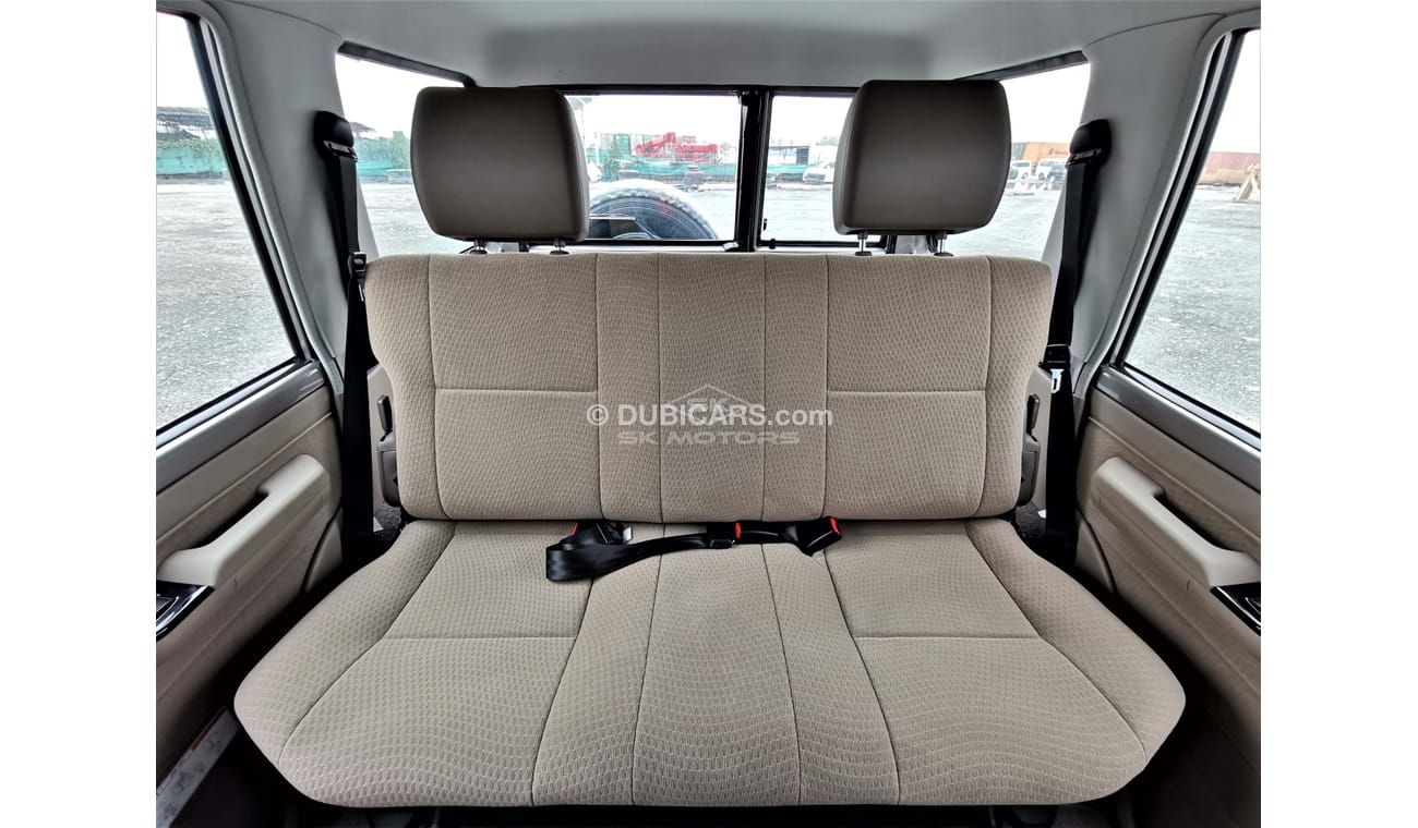 تويوتا لاند كروزر 70 4.5LDiesel, M/T,  Alloy Rims, Diff Lock, Rear Camera, 4WD (CODE # LX7603)