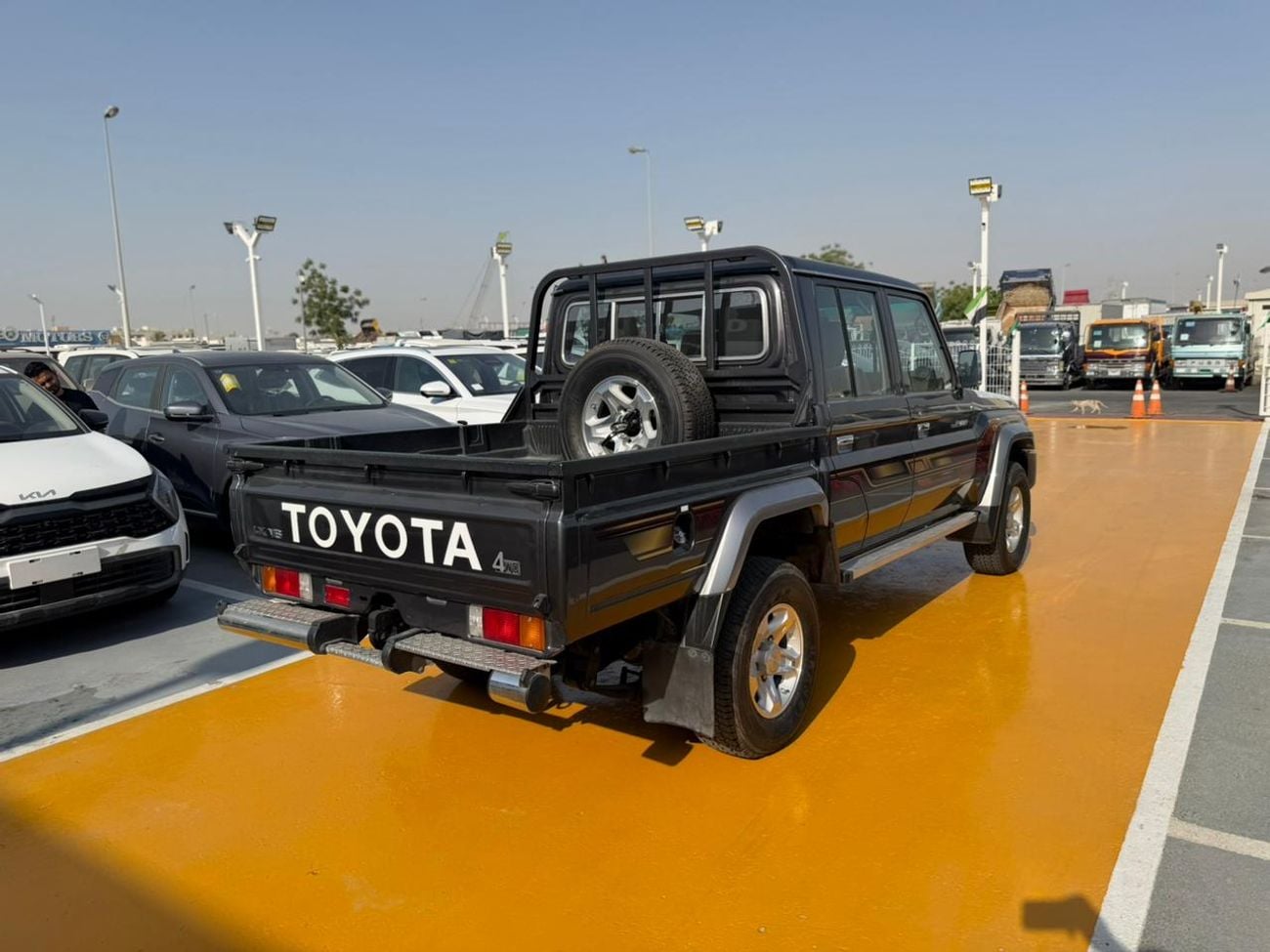 تويوتا لاند كروزر بيك آب Std 4.0L Single Cab Utility 4WD