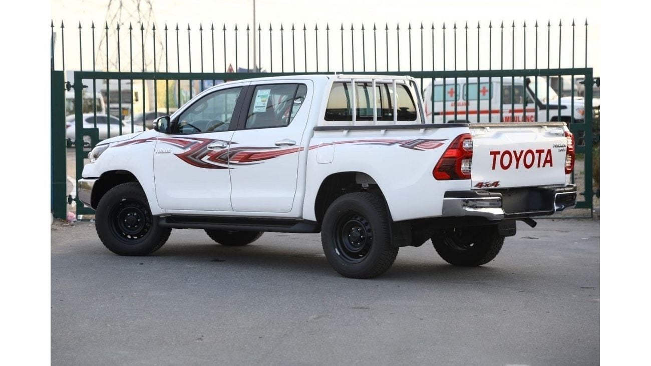 تويوتا هيلوكس تويوتا هيلوكس 4x4 DC 2.8 - 2023 - أبيض سوبر من الداخل عنابي