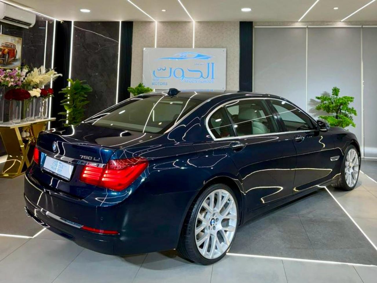 BMW 730Li Exclusive 4.0L ELITE BMW 730Li V6 || GCC II POWERFUL ENGINE II TOP RANGE || REAR SCREENS
