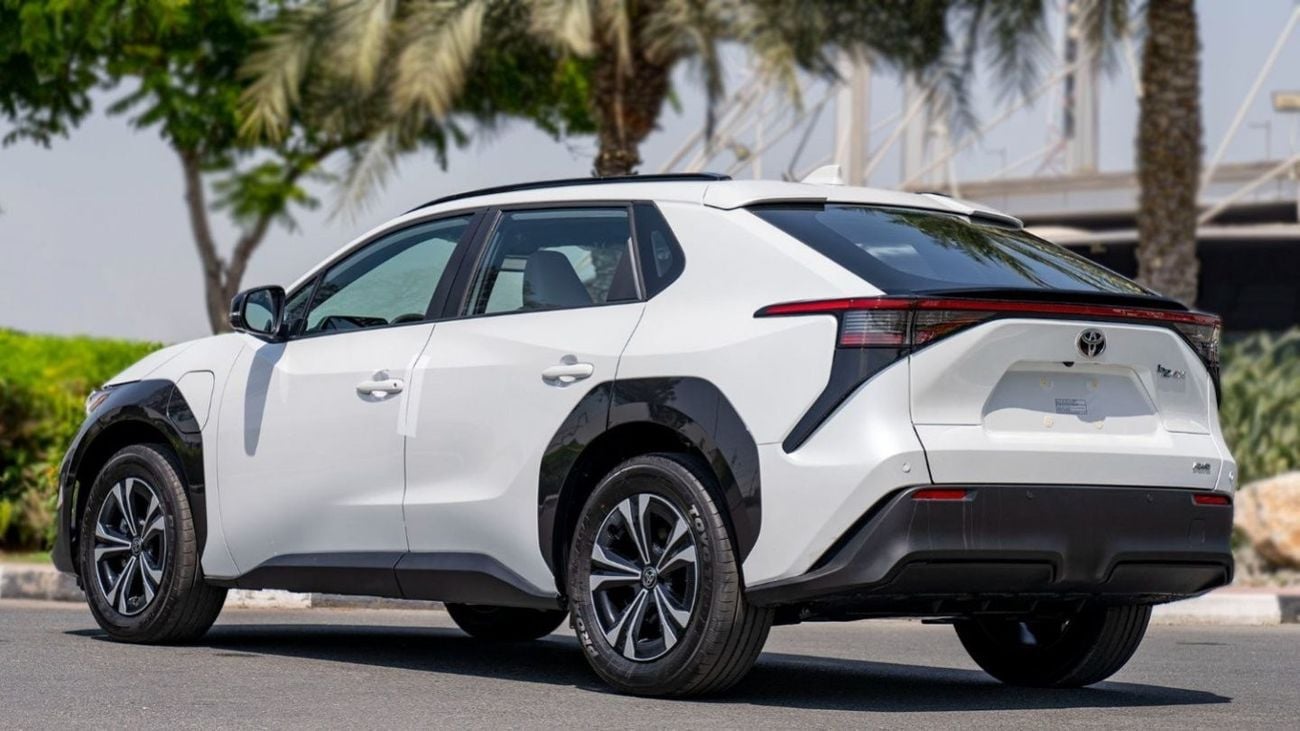 تويوتا bZ4X EV X-MODE 4WD PRO AT MY2023 – WHITE