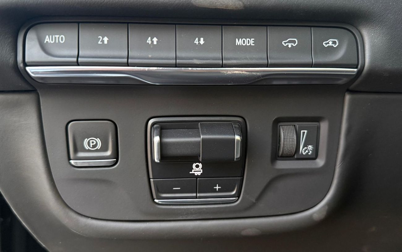 Cadillac Escalade Sport Platinum 6.2L 4WD