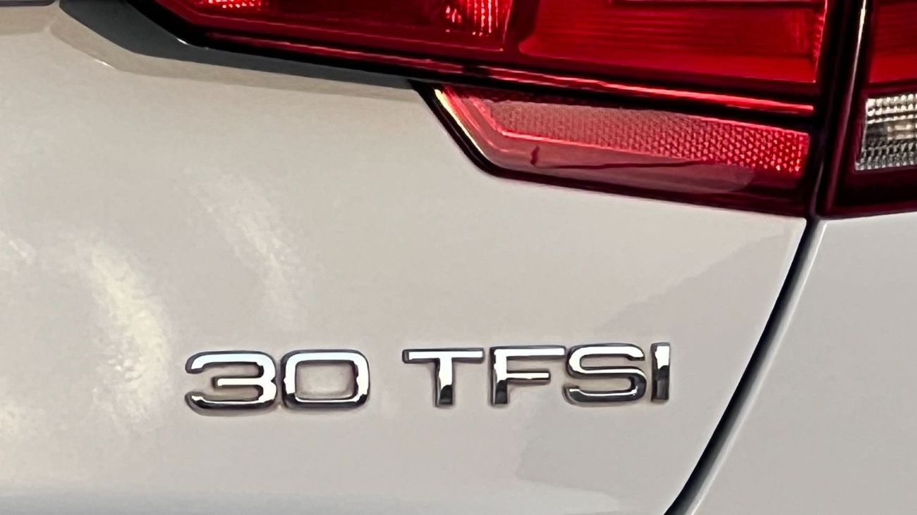 أودي A4 30 TFSI ديزاين S لاين و سبورت باكج