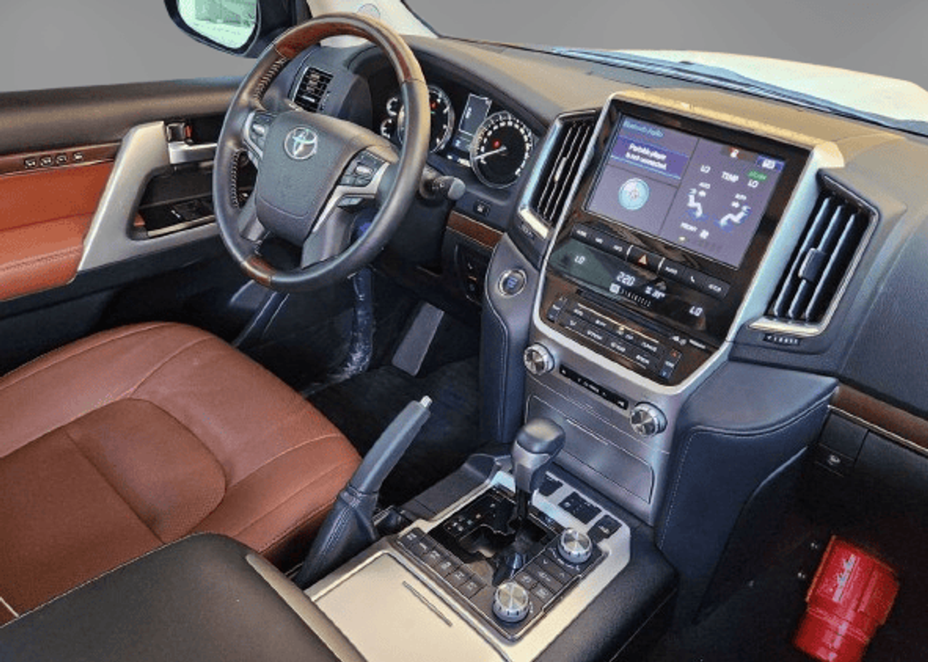 تويوتا لاند كروزر VXR 5.7L 4WD VXR 5.7L-8CYL 4WD Grand Touring - Completely Agency Maintained - Low Mileage Al Futtaim