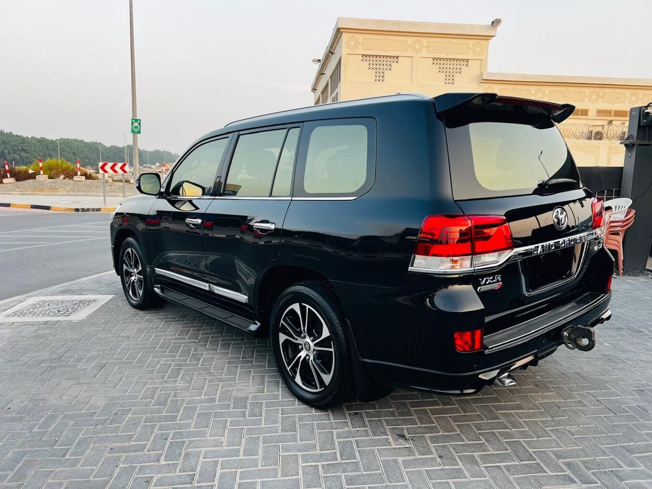 Toyota Land Cruiser VXR 5.7