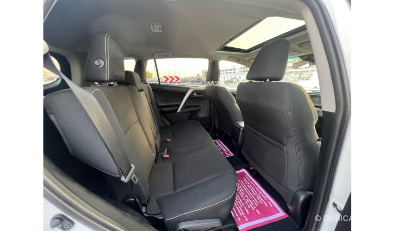 Toyota RAV4 2017 XLE SUNROOF 4x4 FULL OPTION