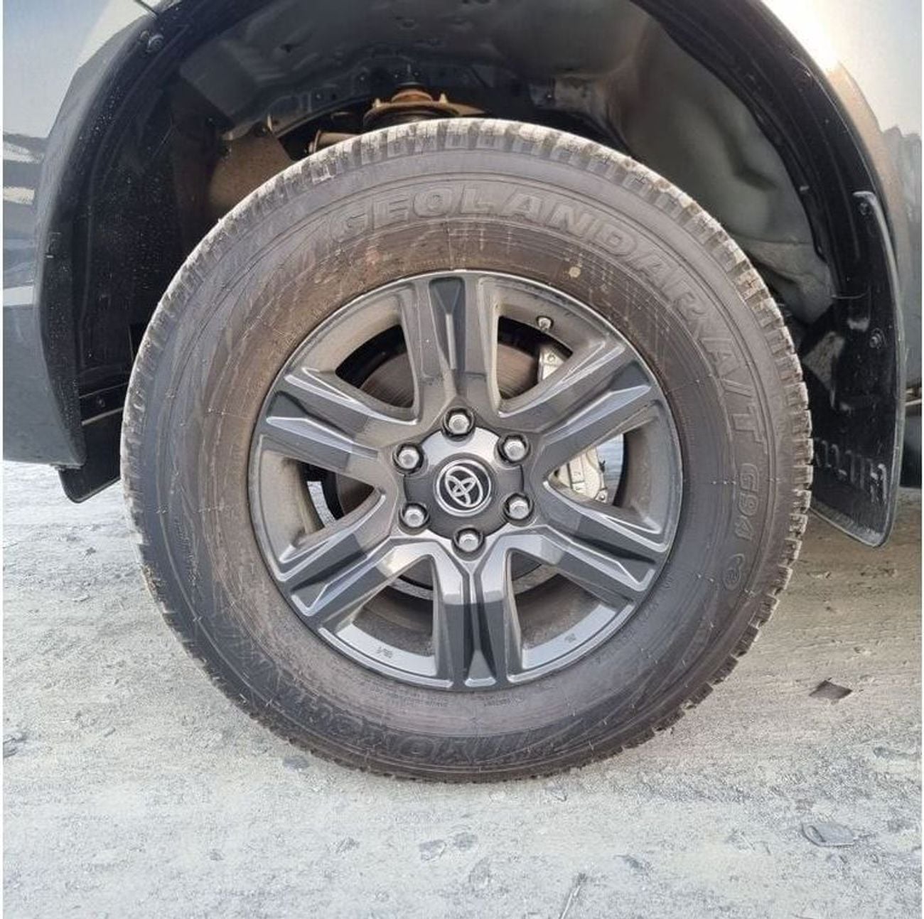 تويوتا هيلوكس SGLX TOYOTA HILUX 2.4 DSL 4x4 DOUBLE CABIN AUTOMATIC PUSH START WIDE BODY