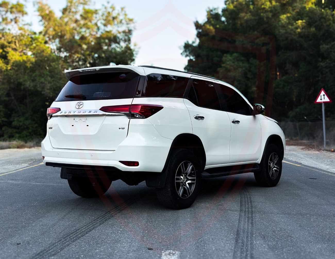 Toyota Fortuner GXR 4.0L (278 HP) Toyota Fortuner | 4.0 L | 2020 | GCC | Accident-Free | In Excellent Condition | 15