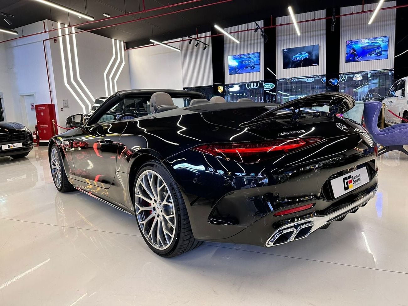 مرسيدس بنز SL 55 AMG Roadster 4Matic+