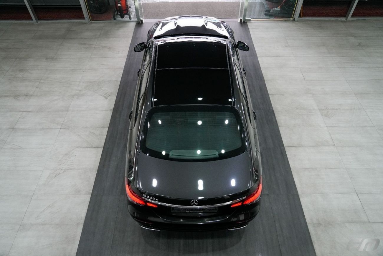 Mercedes-Benz E300 HYBRID - IN ITS EXCELLENT CONDITION!!!