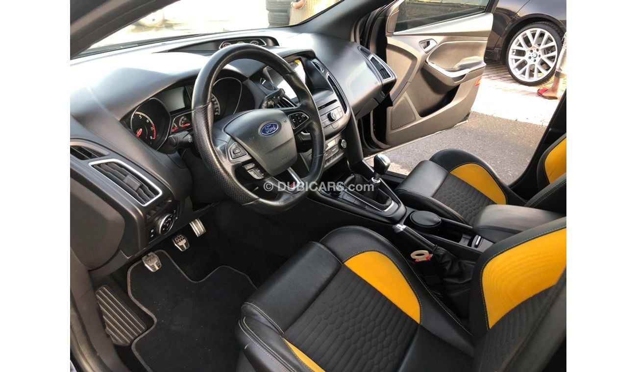 Ford Focus FORD FOCUS ST MODEL 2017 GCC CAR PERFECT CONDITION FULL OPTION SUN ROOF LEATHER SEATS BACK CAMERA BA