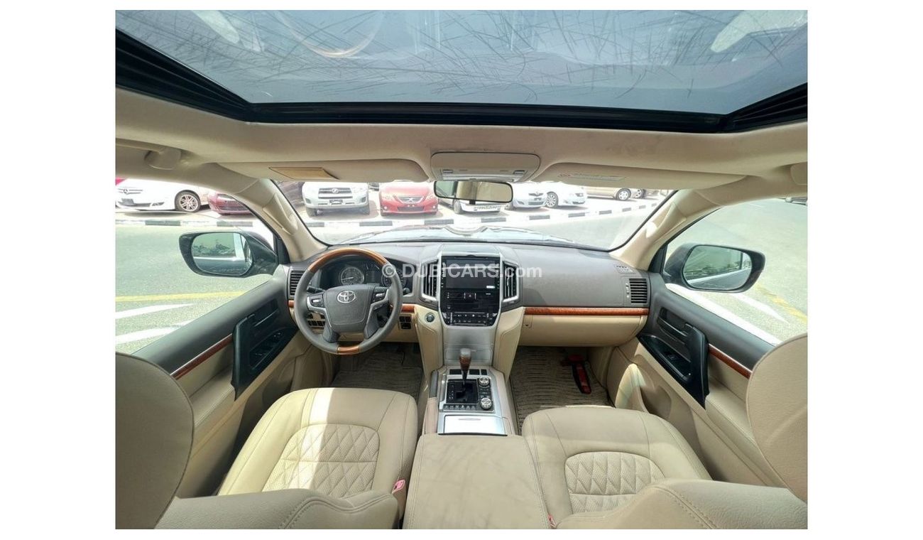 Toyota Land Cruiser “Offer”2012 Toyota Land Cruiser GXR+ 4.6L V8 - 2022 Modification GCC Specs / EXPORT ONLY