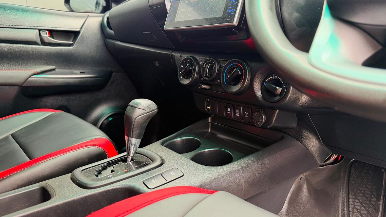 تويوتا هيلوكس -